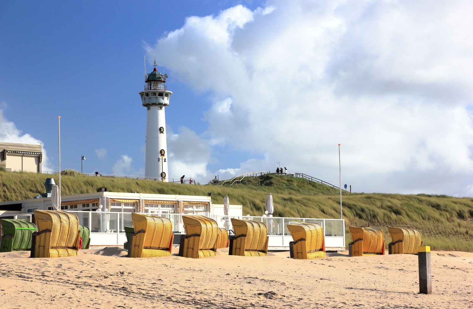 vuurtoren-strand-vakantie-Egmond-aan-Zee.jpg